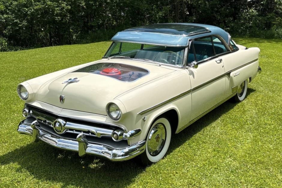 1954 Ford Crestline sold for $25,000