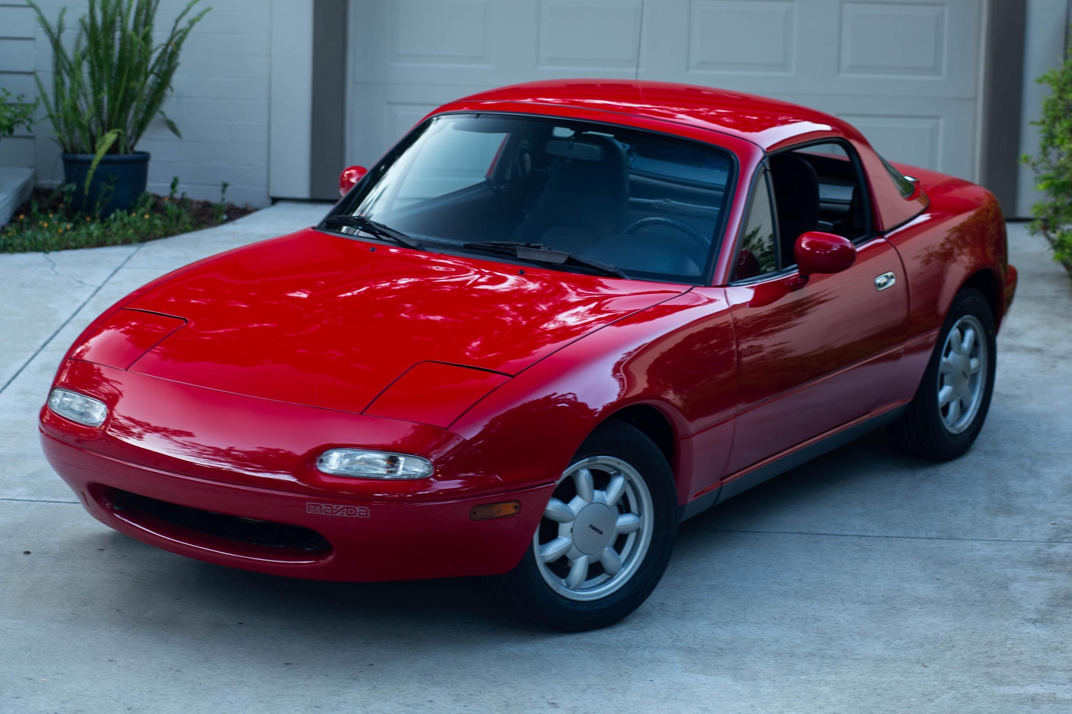 1990 Mazda NA Miata sold for $15,911
