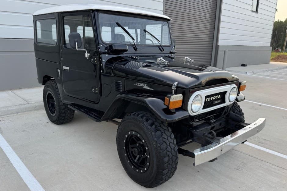 1977 Toyota Land Cruiser FJ40 sold for $26,750