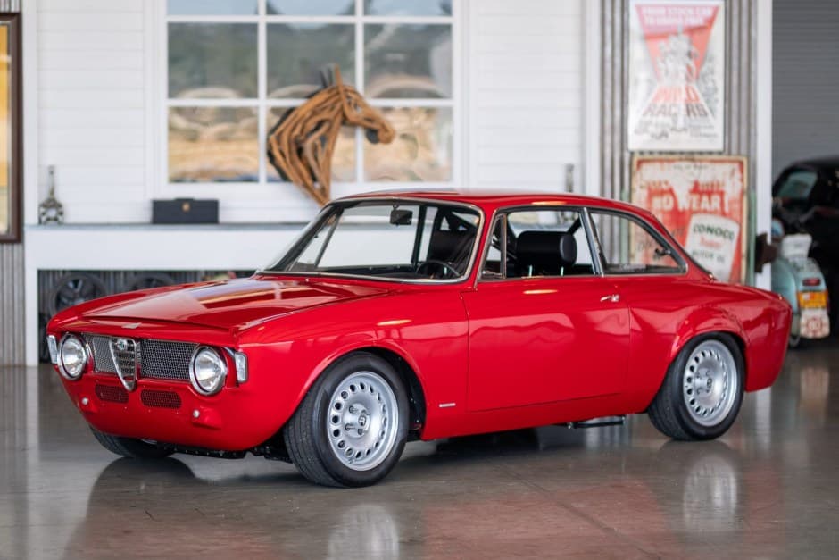 1970 Alfa Romeo 105/115 Series Coupe sold for $177,000