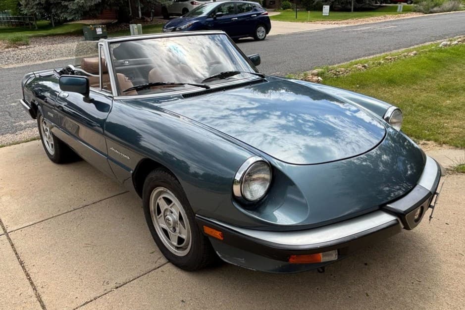 1990 Alfa Romeo 105/115 Spider Series 3 sold for $11,750