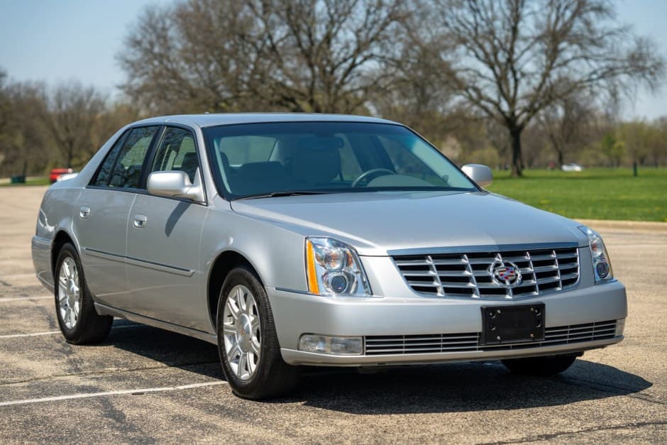 2010 Cadillac DTS sold for $12,750