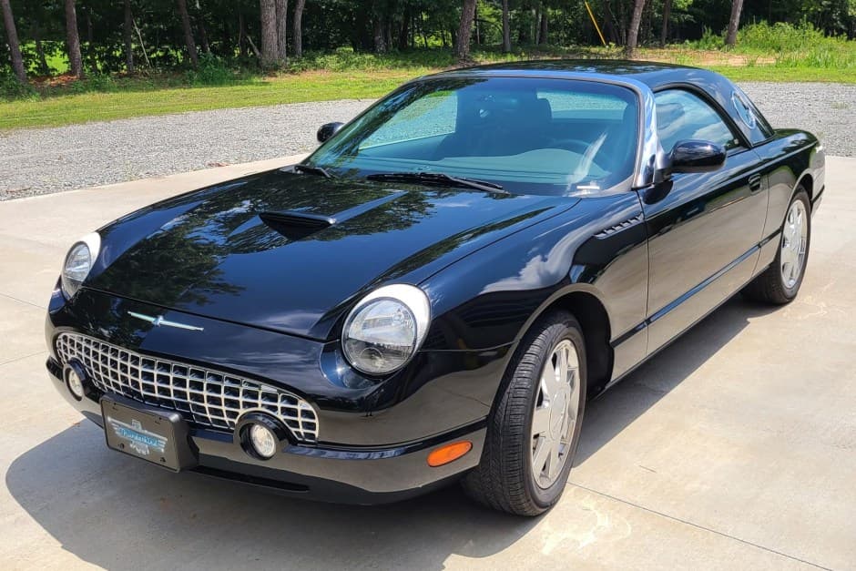 2002 Ford Thunderbird (2002-2005) sold for $15,300
