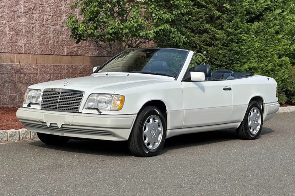 1995 Mercedes-Benz W124 E-Class sold for $30,375