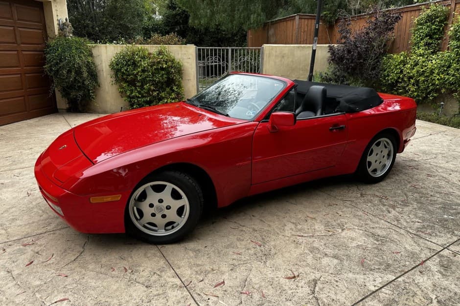 1990 Porsche 944 sold for $19,500