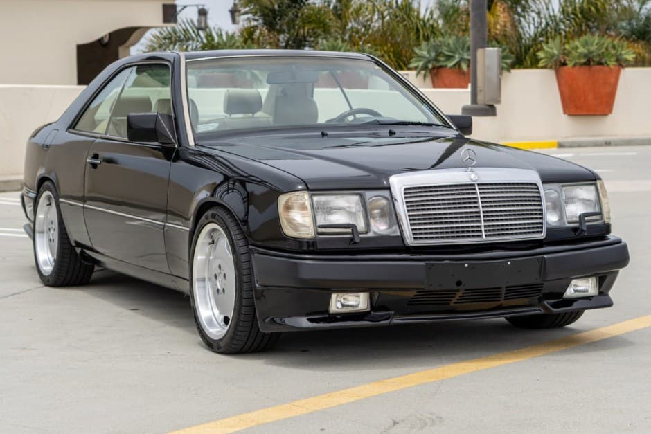 1991 Mercedes-Benz W124 E-Class sold for $8,000