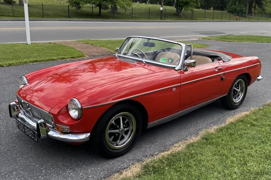 1970 MG MGB sold for $8,500