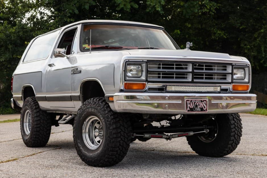 1989 Dodge Ramcharger / Plymouth Trail Duster sold for $20,250