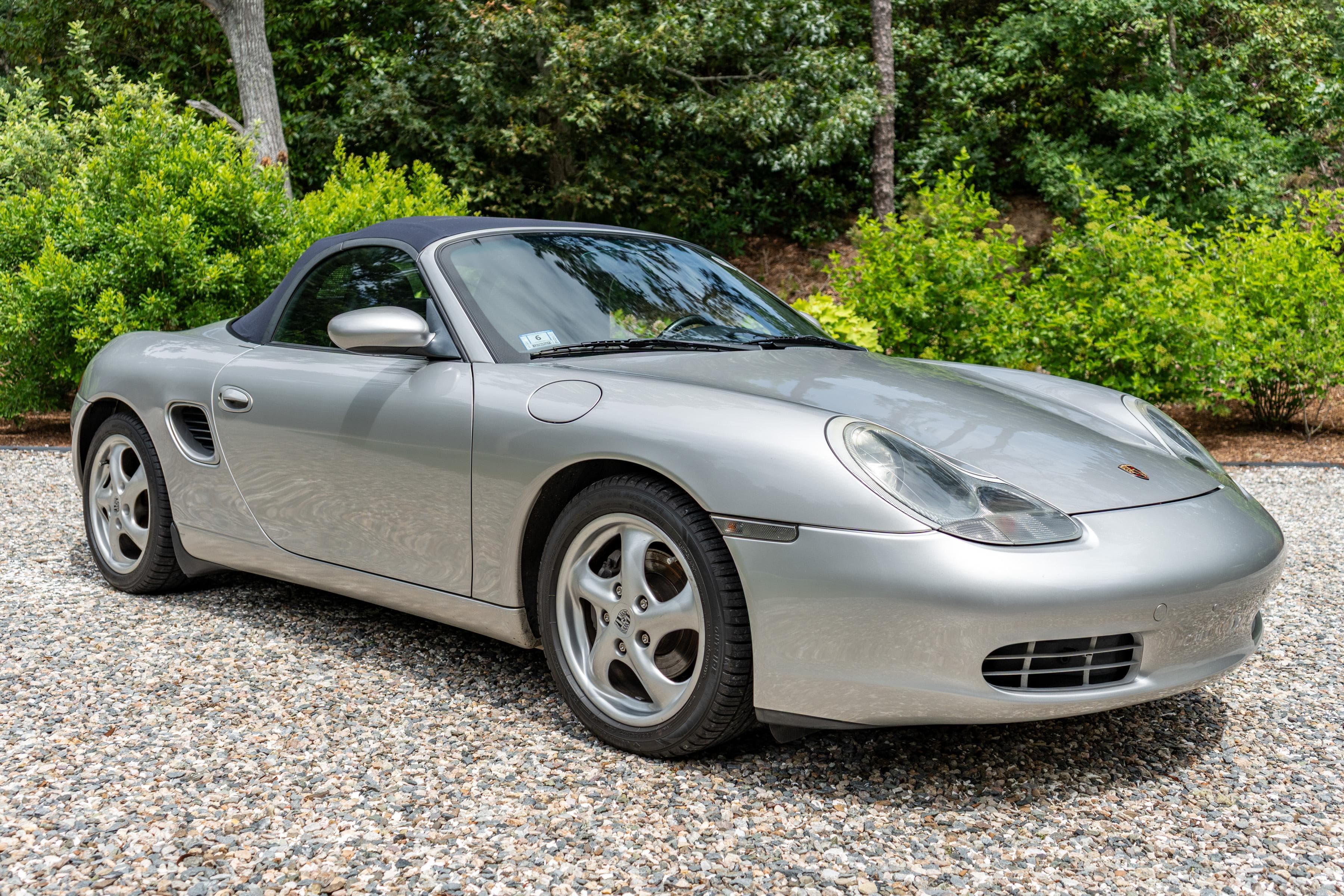 2000 Porsche 986 Boxster sold for $13,500