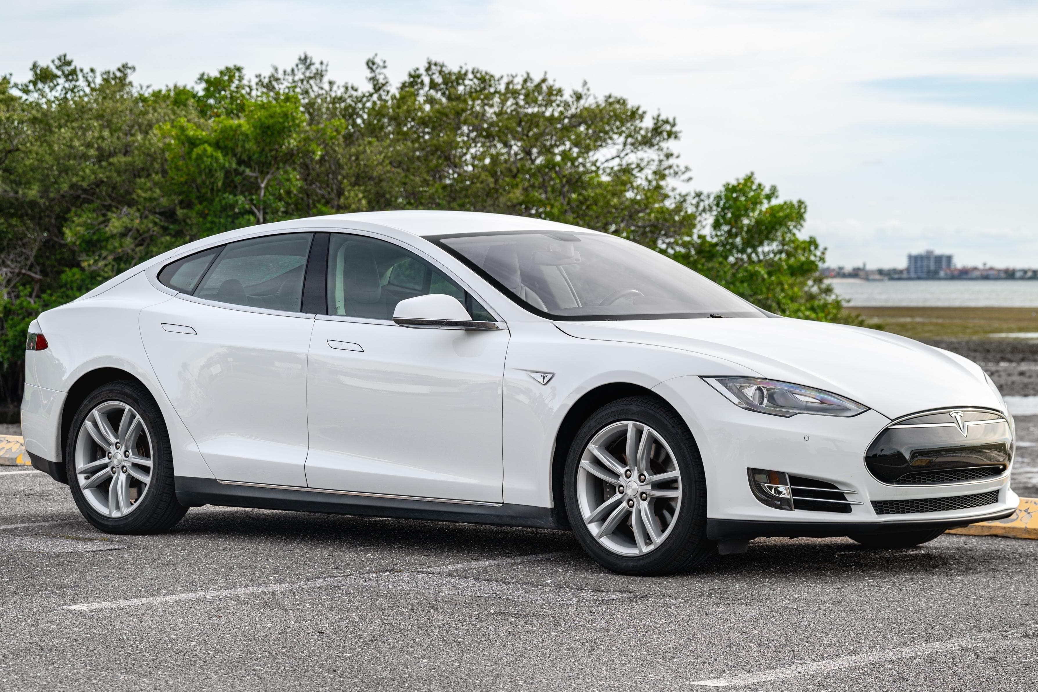 2013 Tesla Model S sold for $17,400
