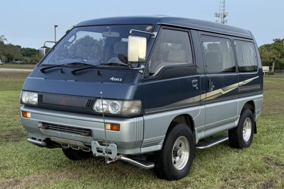 1993 Mitsubishi Delica sold for $7,800