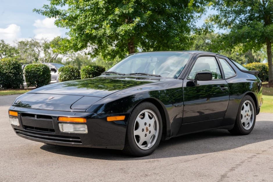 1989 Porsche 944 sold for $15,000