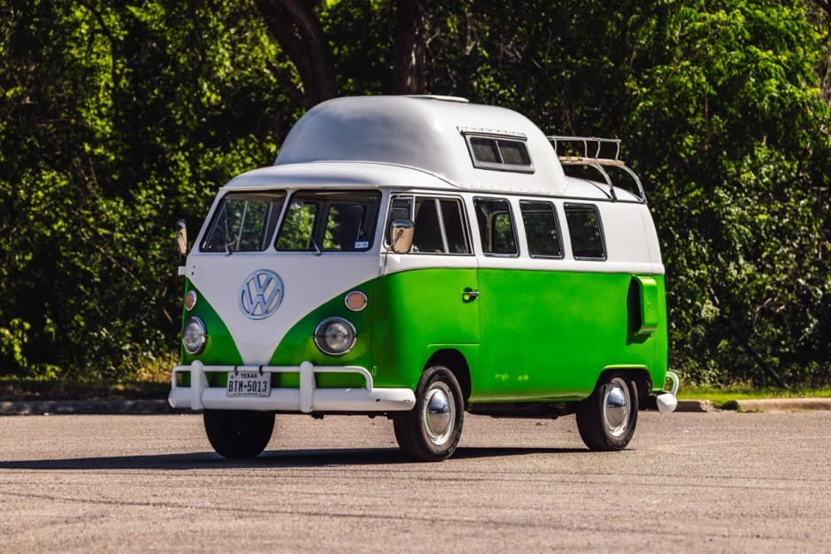 1967 Volkswagen Split-Window Bus sold for $16,967