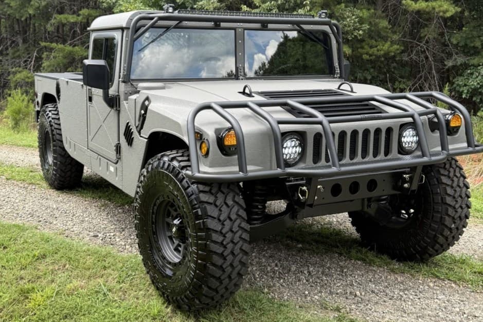 1987 Hummer HMMWV/Humvee sold for $28,000