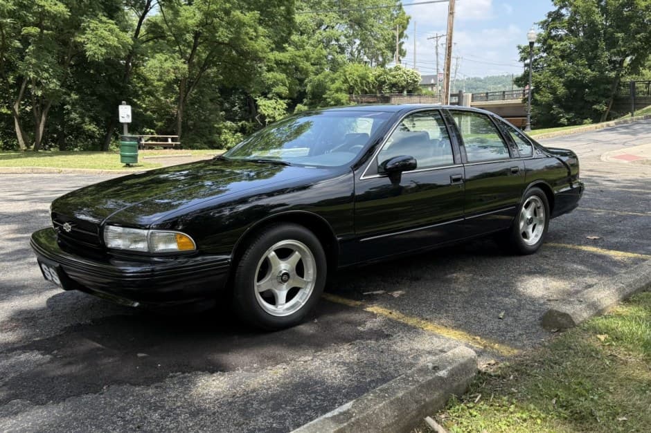 1994 Chevrolet Impala SS (1994-1996) sold for $23,250