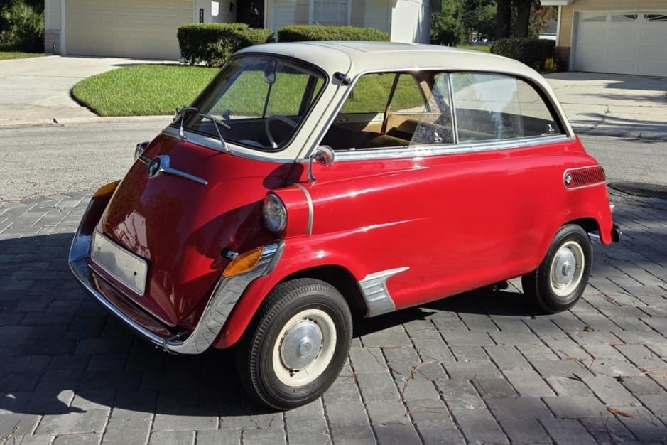 1958 BMW Isetta sold for $27,999
