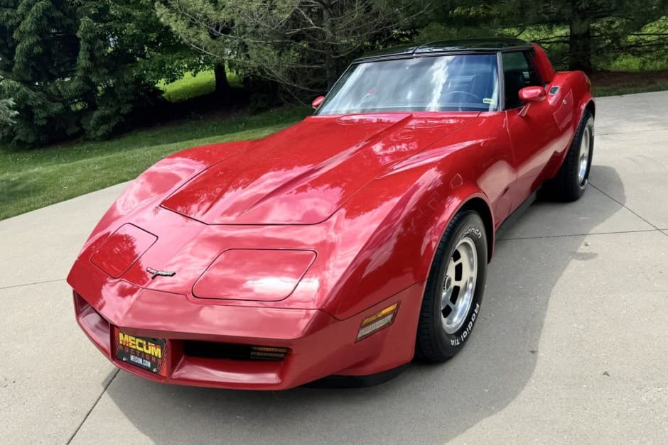 1981 Chevrolet Corvette C3 sold for $21,000