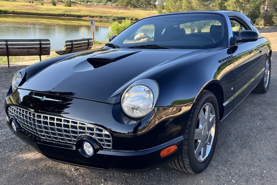 2003 Ford Thunderbird (2002-2005) sold for $16,400