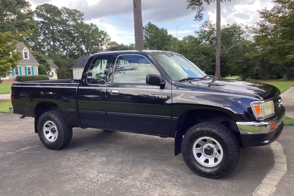 1995 Toyota T100 sold for $25,750