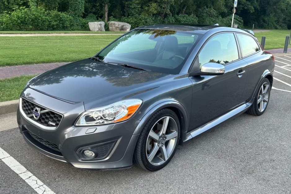 2013 Volvo C30 sold for $10,300