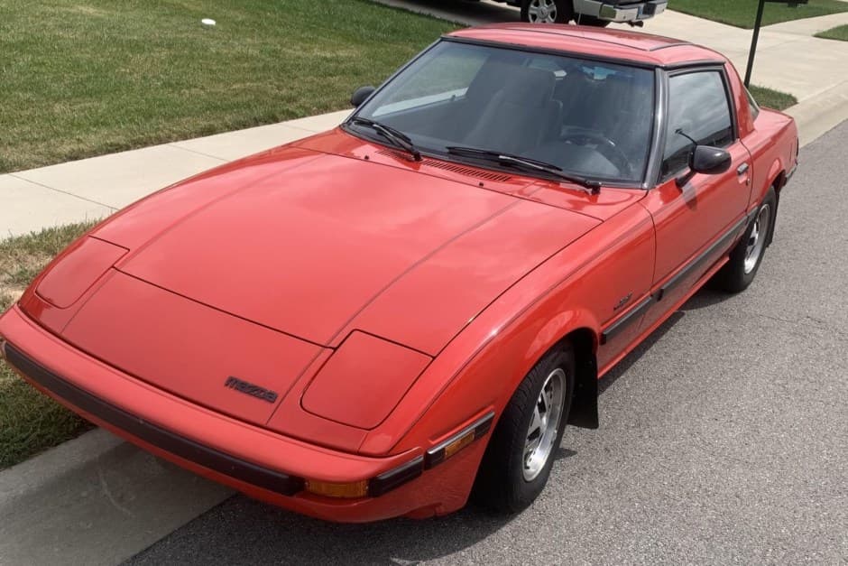 1985 Mazda RX-7 FB sold for $10,000