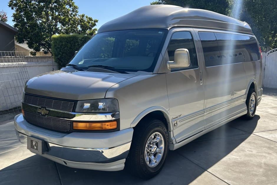 2007 Chevrolet Express sold for $28,200
