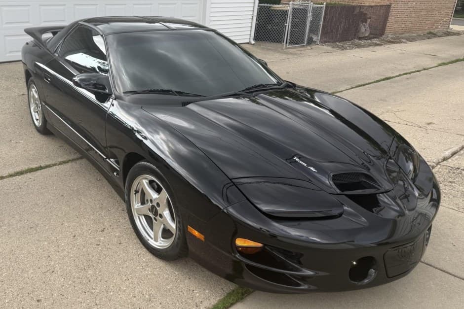 1998 Pontiac Firebird (1993-2002) sold for $29,000
