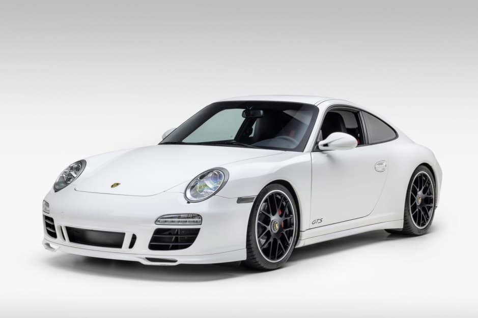 2011 Porsche 997 911 (Non-Turbo/GT2/GT3) sold for $135,500