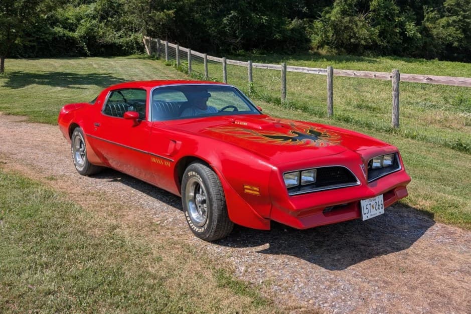 1977 Pontiac Firebird (1970-1981) sold for $18,333