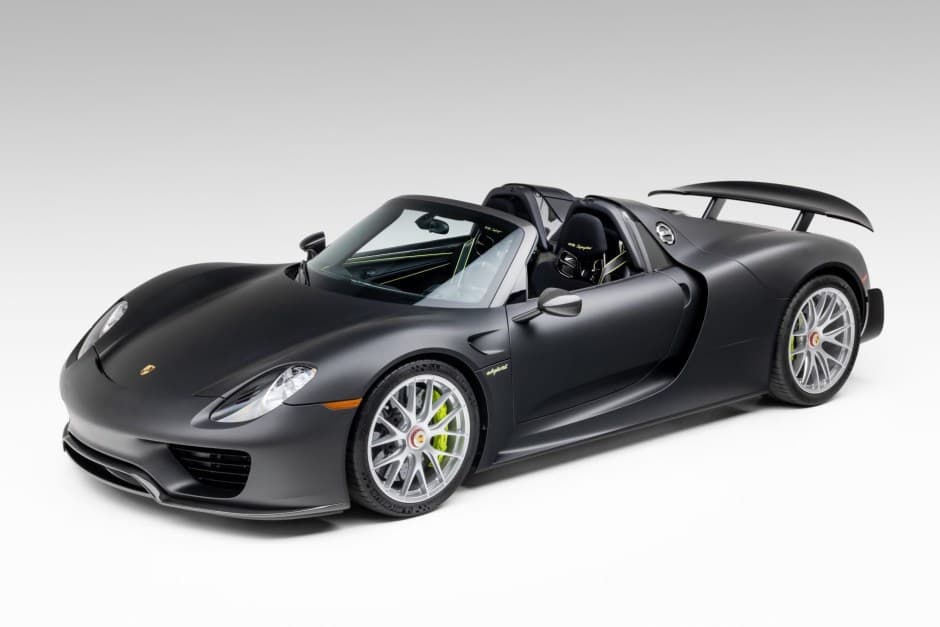 2015 Porsche 918 Spyder sold for $3,075,000