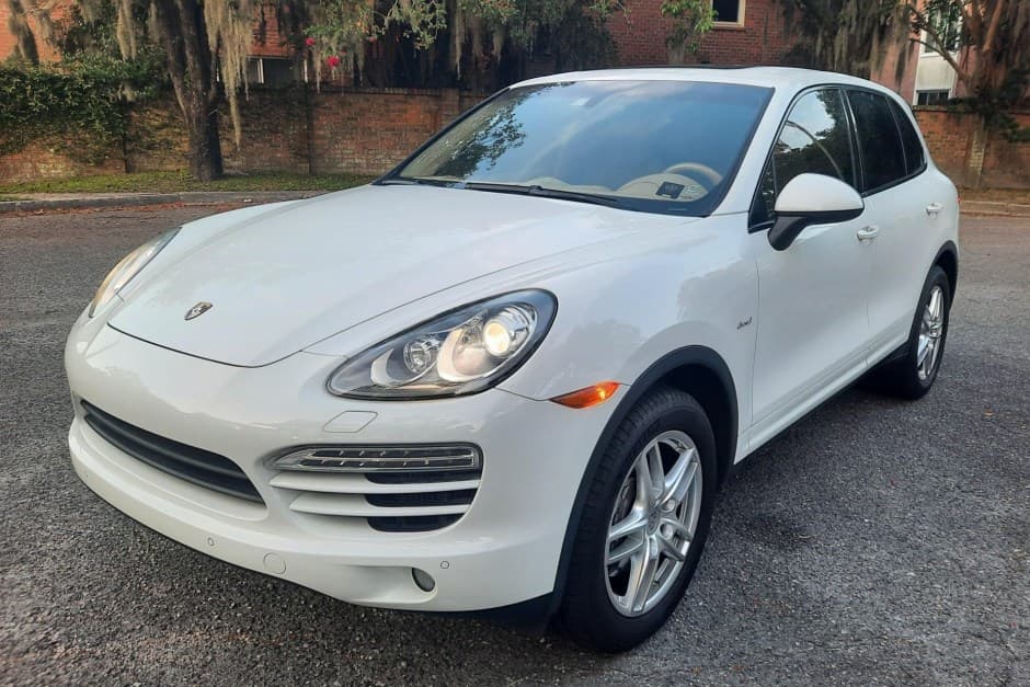 2014 Porsche 958 Cayenne (2011-2018) sold for $20,500