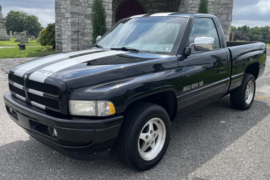 1997 Dodge Ram 1500 (1994-2001) sold for $7,900