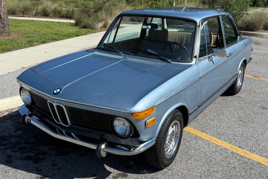 1974 BMW 2002tii sold for $17,000