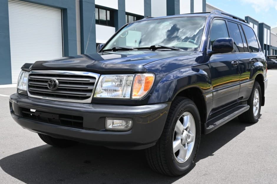 2004 Toyota Land Cruiser 100-Series sold for $11,500