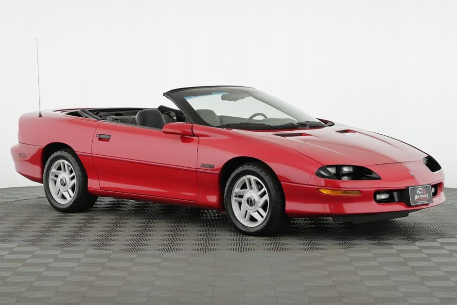 1995 Chevrolet Camaro 4th Generation 1993-2002 sold for $9,100