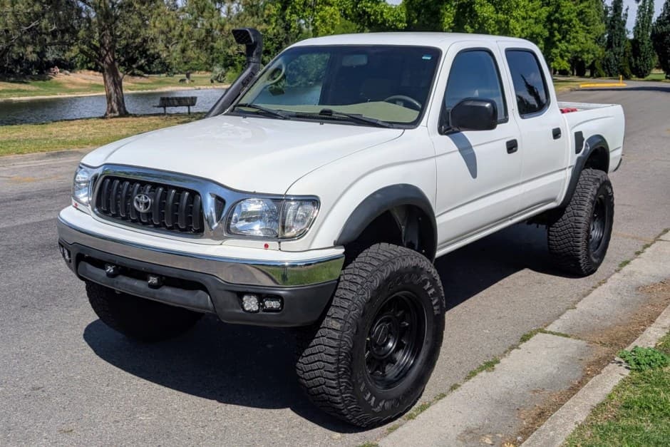 2001 Toyota Tacoma (N1X0 1995-2005) sold for $10,500