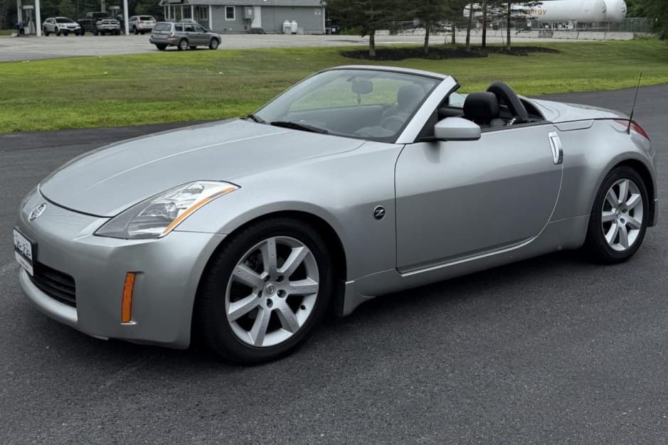 2004 Nissan 350Z sold for $10,750