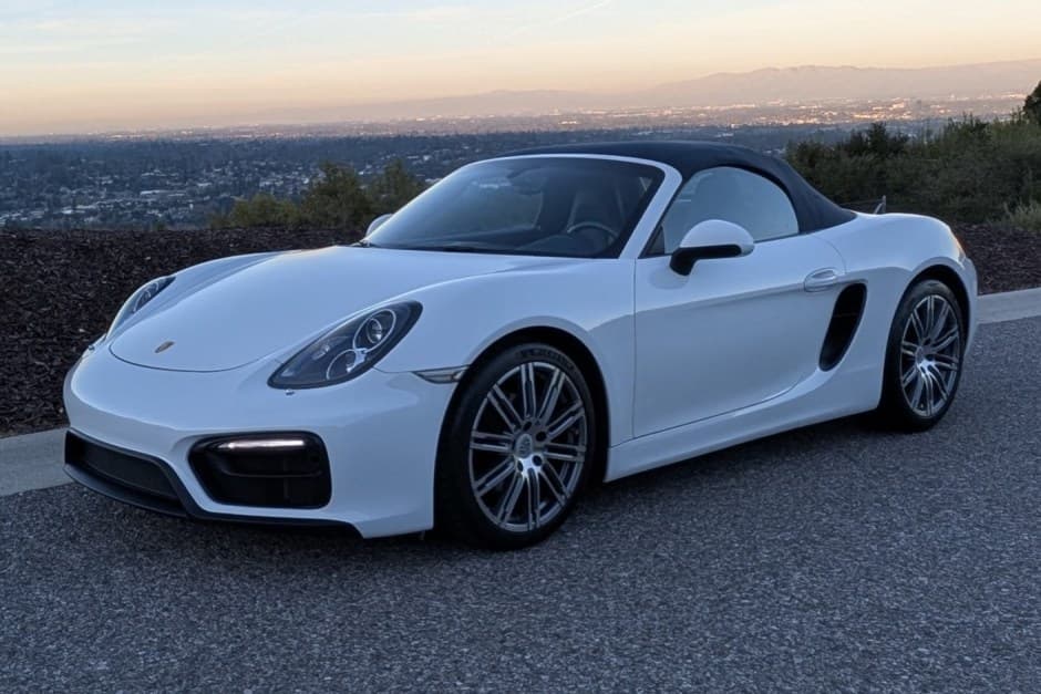 2013 Porsche 981 Boxster sold for $30,250