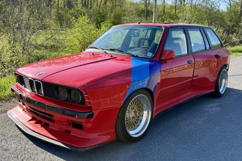 1989 BMW E30 3-Series Touring sold for $26,969