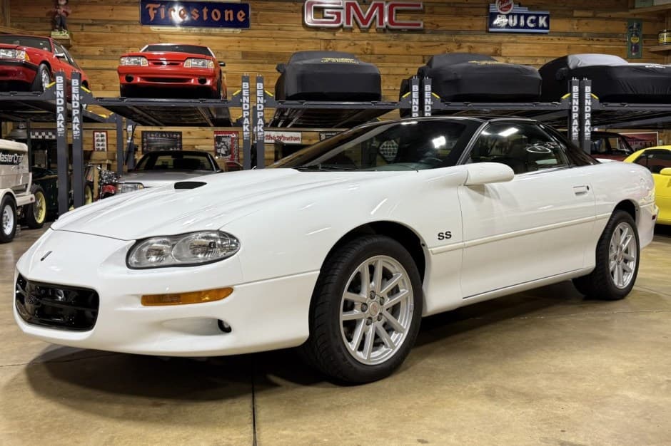 2002 Chevrolet Camaro 4th Generation 1993-2002 sold for $29,000