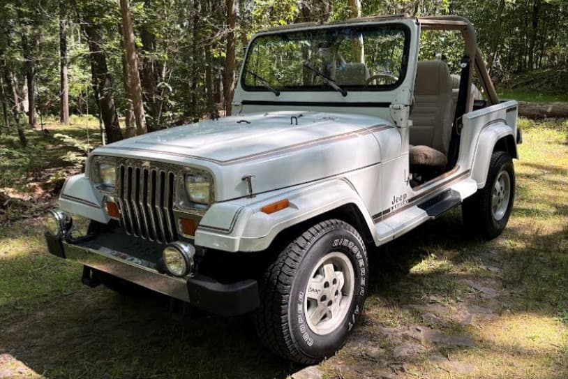 1989 Jeep Wrangler YJ (1987-1995) sold for $8,300