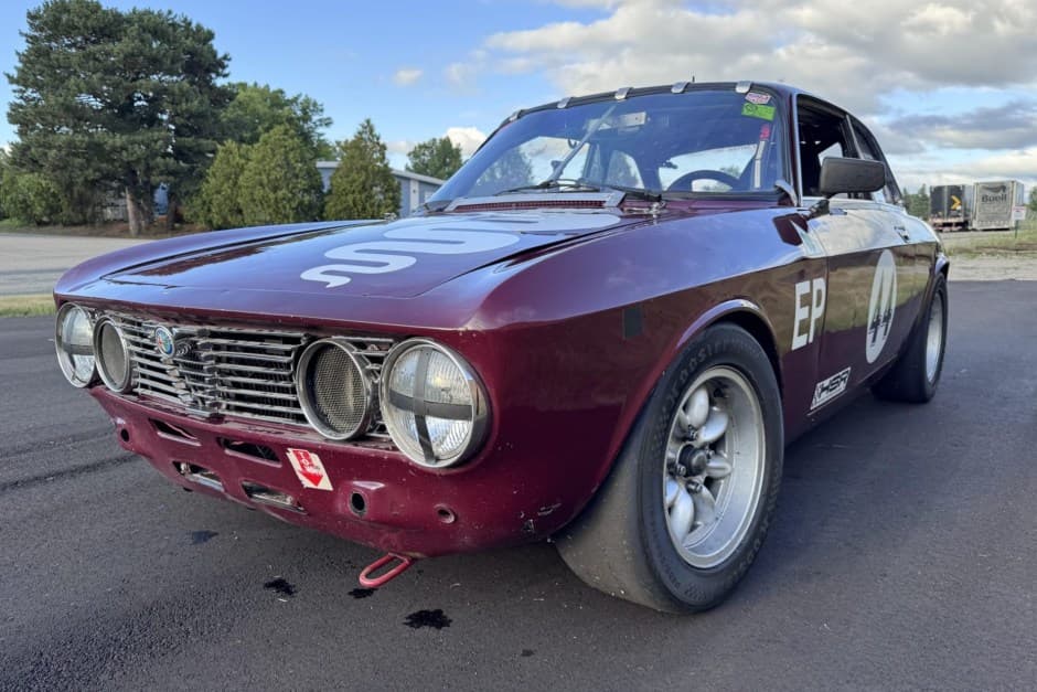 1974 Alfa Romeo 105/115 Series Coupe sold for $23,250