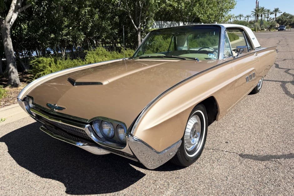 1963 Ford Thunderbird (1961-1963) sold for $18,500