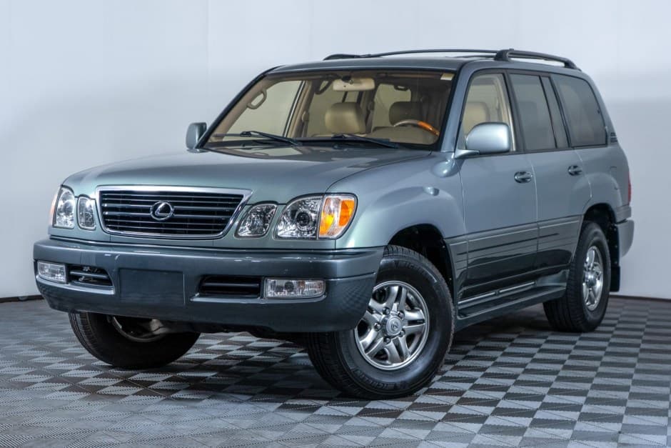 2002 Lexus LX470 sold for $17,250