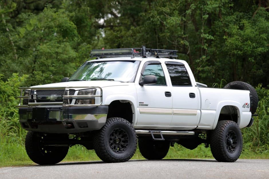 2004 Chevrolet Silverado GMT800 Heavy Duty (2000-2007) sold for $17,000