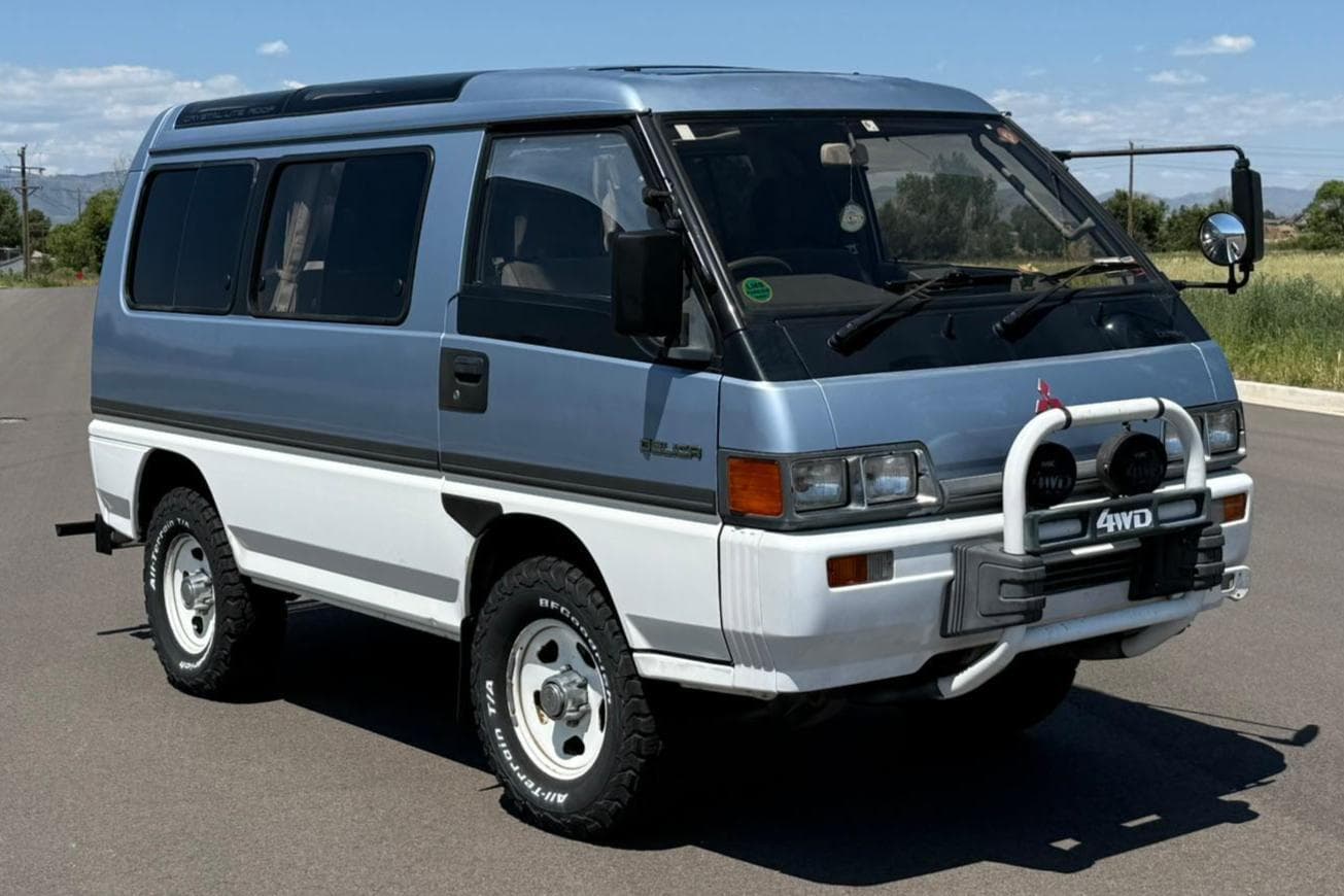 1990 Mitsubishi Delica sold for $7,200
