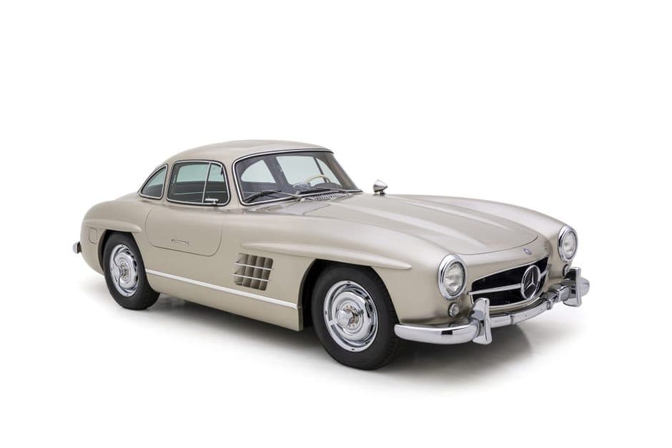 0 Mercedes-Benz 300SL Gullwing & Roadster sold for $430,000