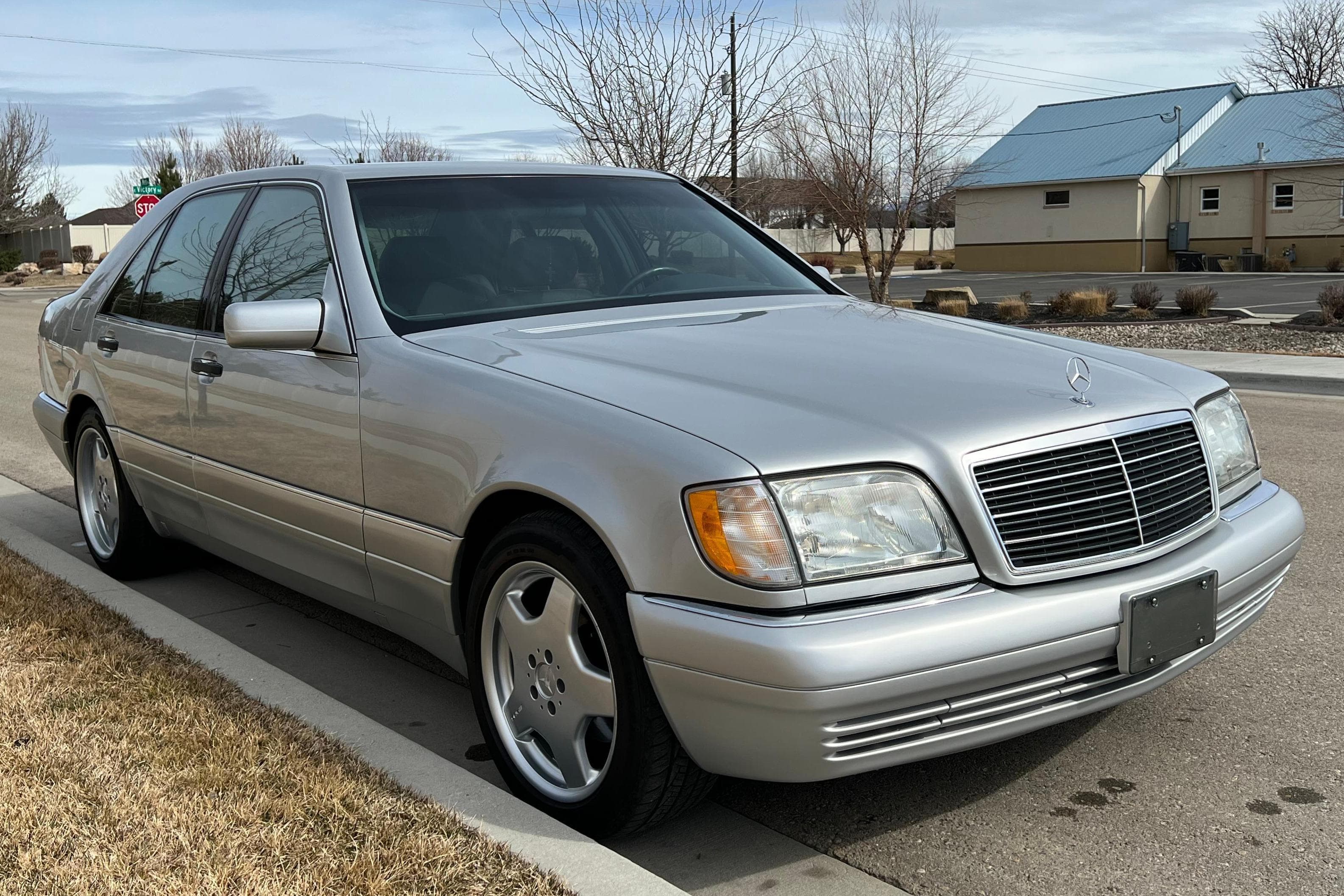 1999 Mercedes-Benz S-Class sold for $15,500