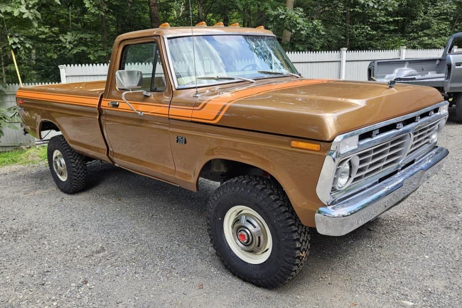 1975 Ford F-Series 1973-1979 sold for $27,750
