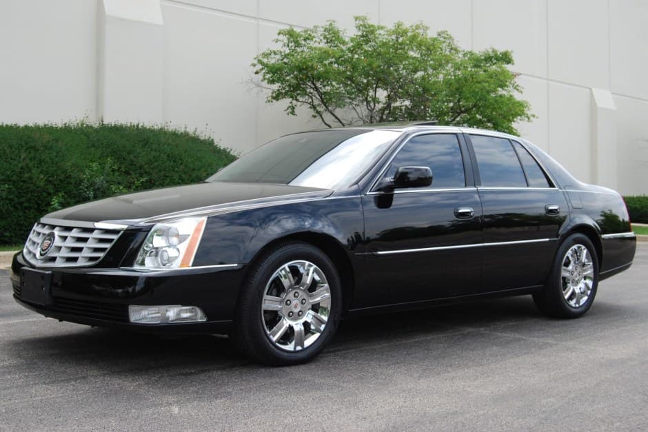 2010 Cadillac DTS sold for $15,200